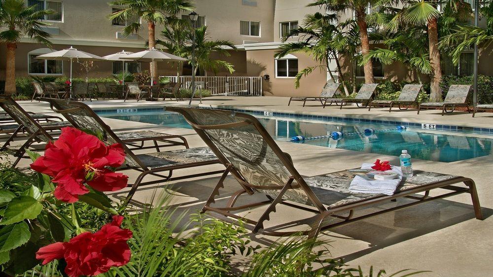 Holiday Inn Express West Palm Beach Metrocentre By Ihg Exteriör bild