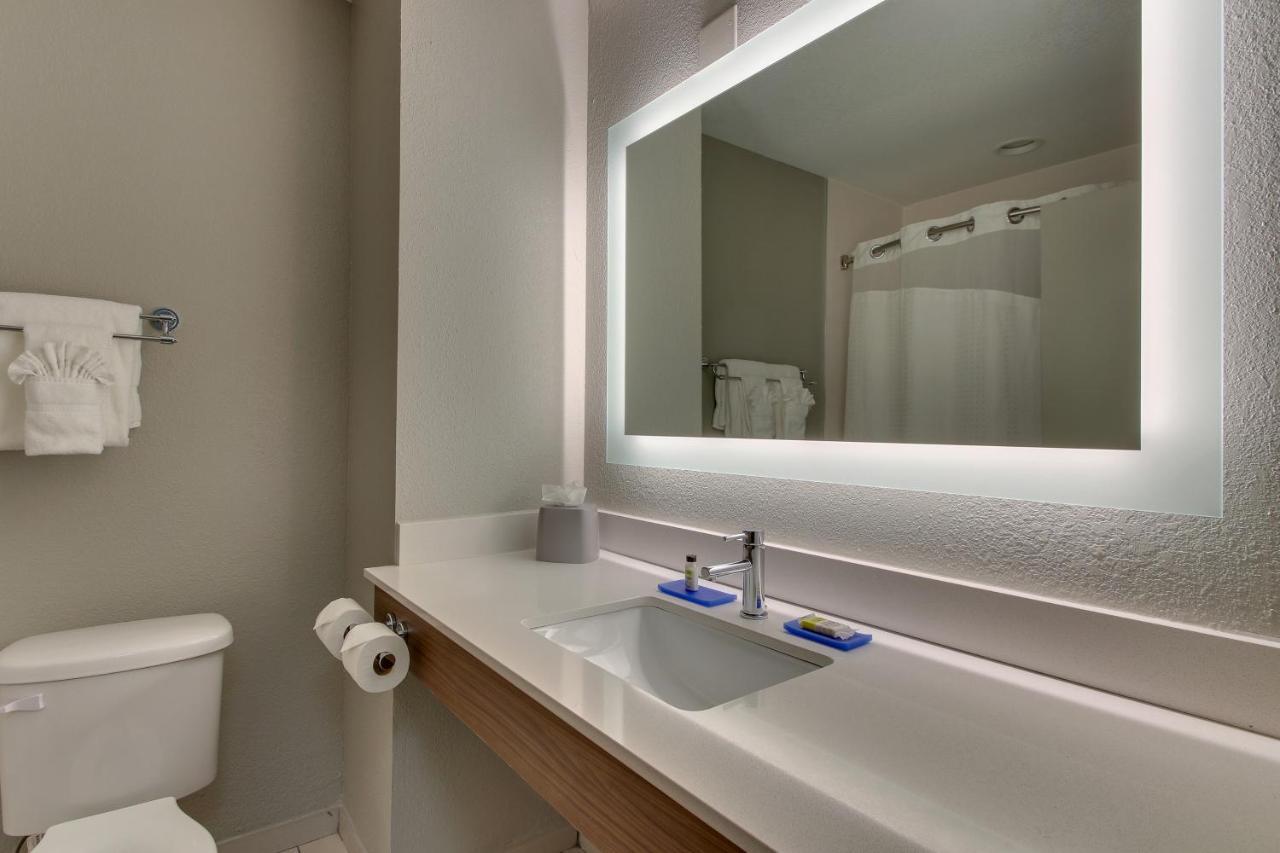 Holiday Inn Express West Palm Beach Metrocentre By Ihg Exteriör bild