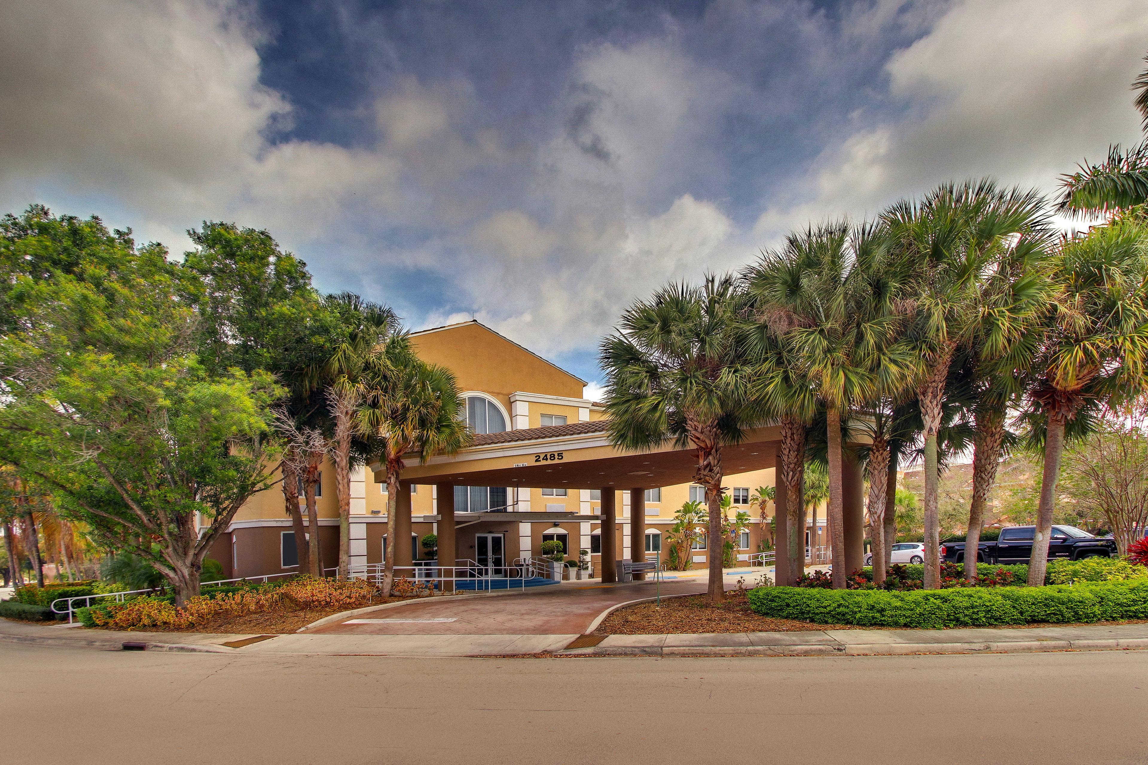 Holiday Inn Express West Palm Beach Metrocentre By Ihg Exteriör bild